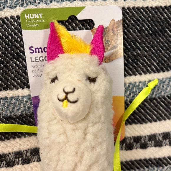 NTW SmartyKat Leggy Llama Kicker Plush Catnip Cat Toy - Picture 2 of 2